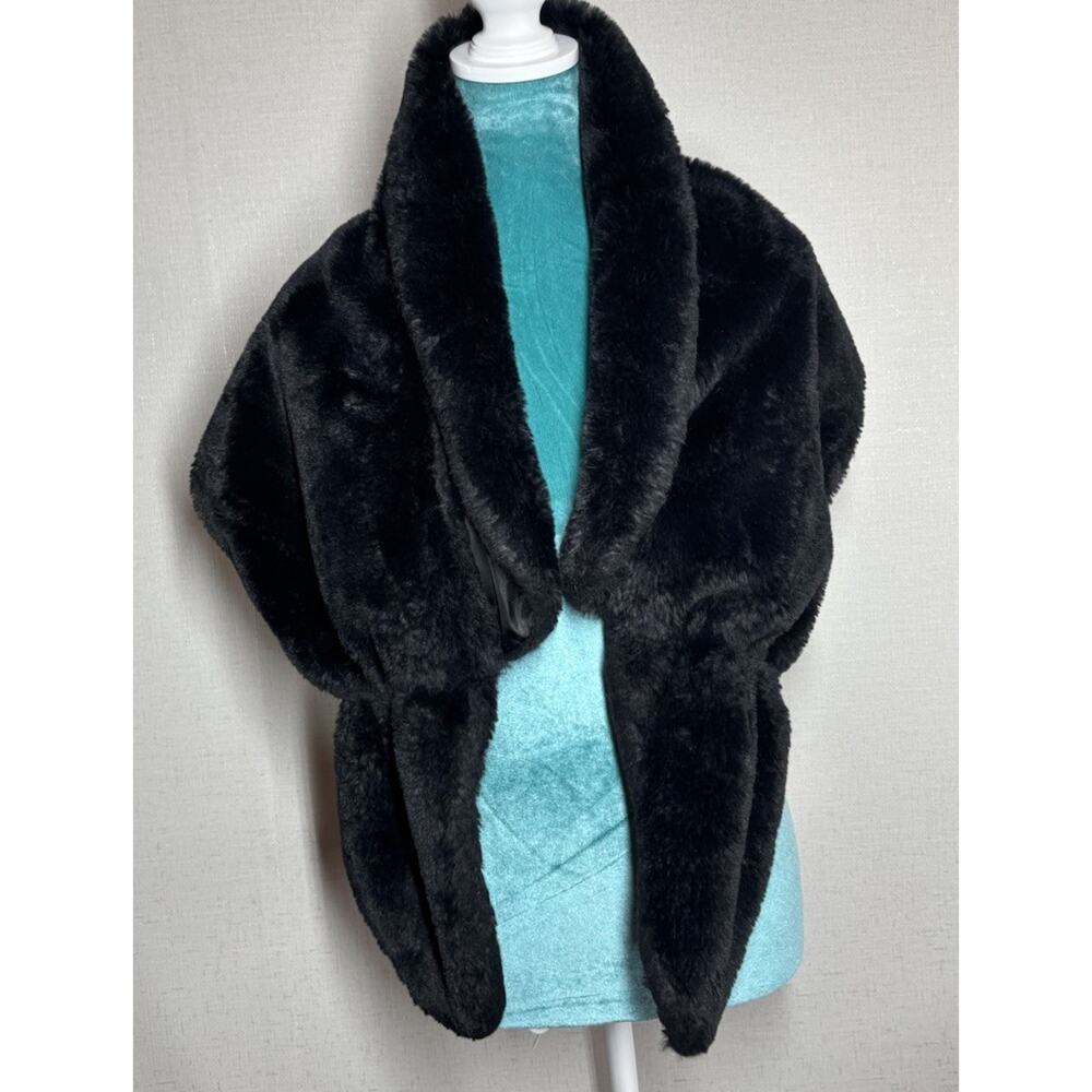 Vintage Style Black Faux Fur Wrap Shawl Capelet Elegant Evening Bridal Coat